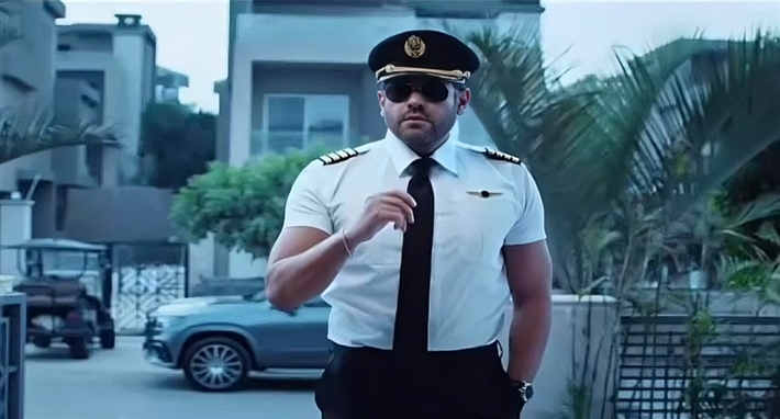 مصر للطيران تعرب عن استياءها من استخدام علامتها التجارية في فيلم السلم والثعبان 2 بعد وصفها مشاهده بغير اللائقة