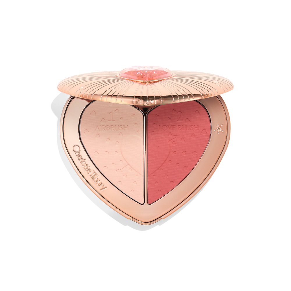 دبي مول يزهو بالوردي.. شارلوت تلبوري تطلق عالم Pillow Talk In Bloom الساحر