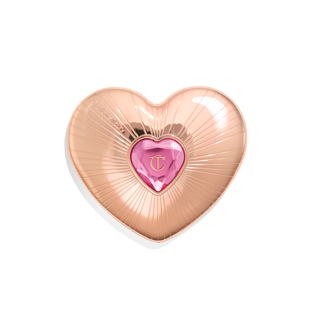 دبي مول يزهو بالوردي.. شارلوت تلبوري تطلق عالم Pillow Talk In Bloom الساحر