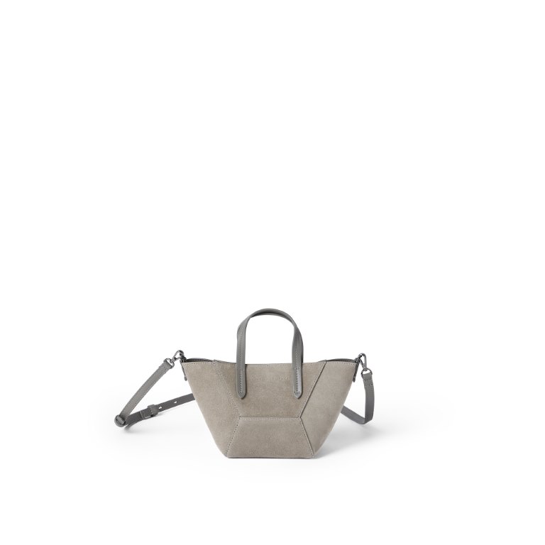 برونيلو كوتشينيلي تعيد تعريف الرقي بحقيبة BC Duo الجديدة