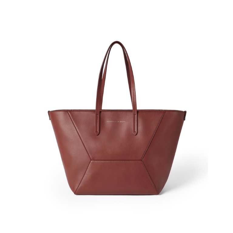 برونيلو كوتشينيلي تعيد تعريف الرقي بحقيبة BC Duo الجديدة