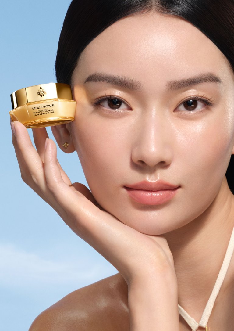 جيرلان تكشف عن "أباي رويال": إكسير الحياة الذي يروض الزمن حول عينيكِ