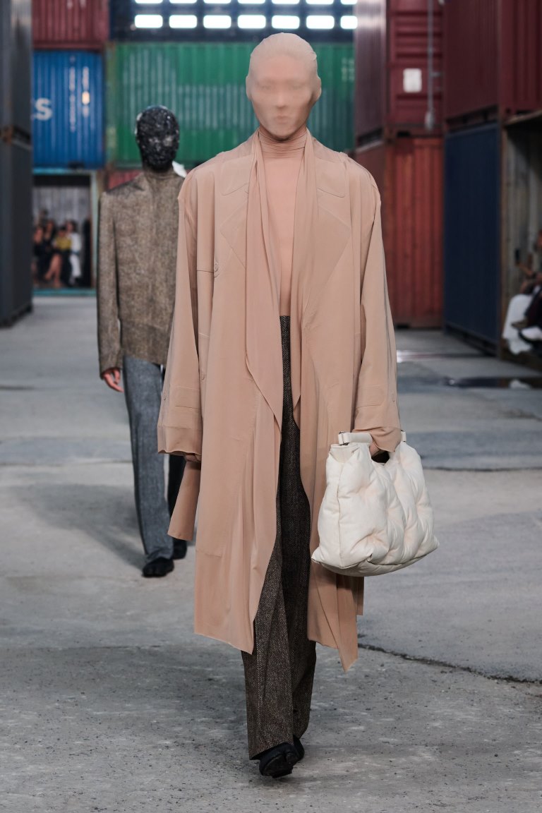 فاصيل استثنائية في أحدث إصدارات Maison Margiela لهذا الموسم