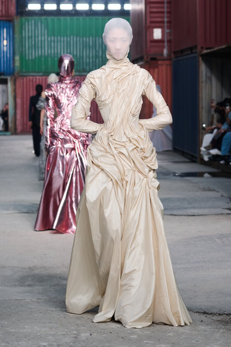 فاصيل استثنائية في أحدث إصدارات Maison Margiela لهذا الموسم