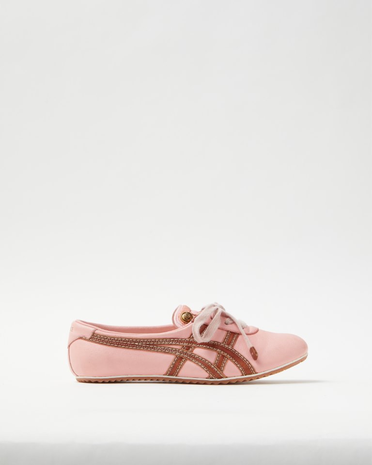 طاقة حسية وروح ديناميكية: كواليس التعاون الجديد بين "فيرساتشي" و"أونيتسوكا تايغر"