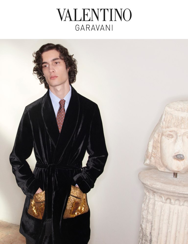 فالنتينو ما قبل خريف 2026.. حين تتحول الأزياء إلى "صدع" يكسر جمود الزمن