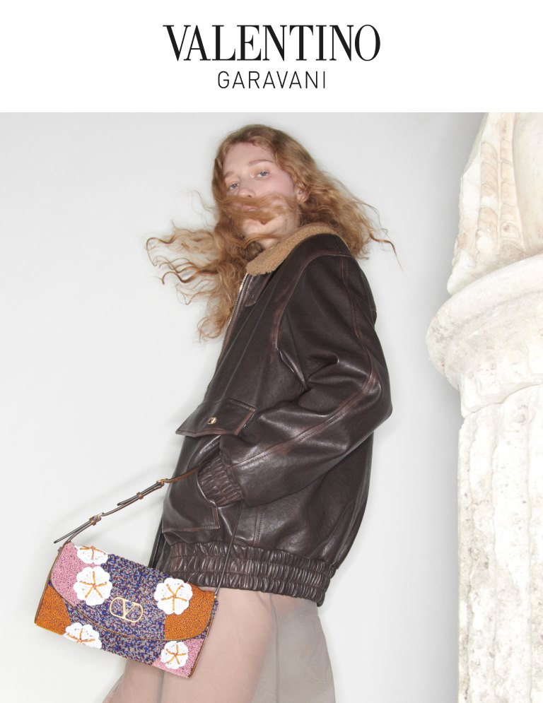 فالنتينو ما قبل خريف 2026.. حين تتحول الأزياء إلى "صدع" يكسر جمود الزمن