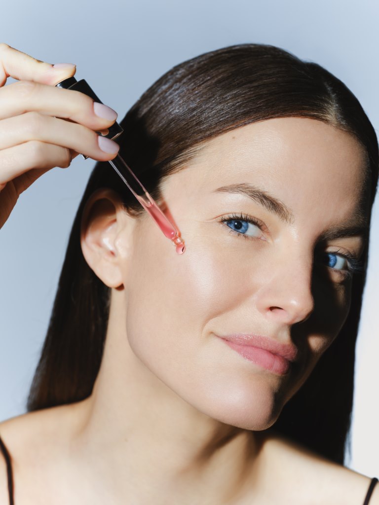 بلاك روز من سيسلي: ثورة في عالم سيروم النضارة والشباب