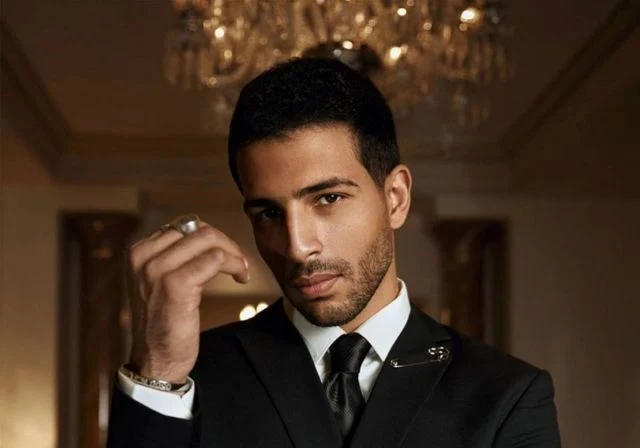 محمود ياسين جونيور يعلق على تشابه اسم مسلسل الأمير لأحمد عز مع عمل من كتابته
