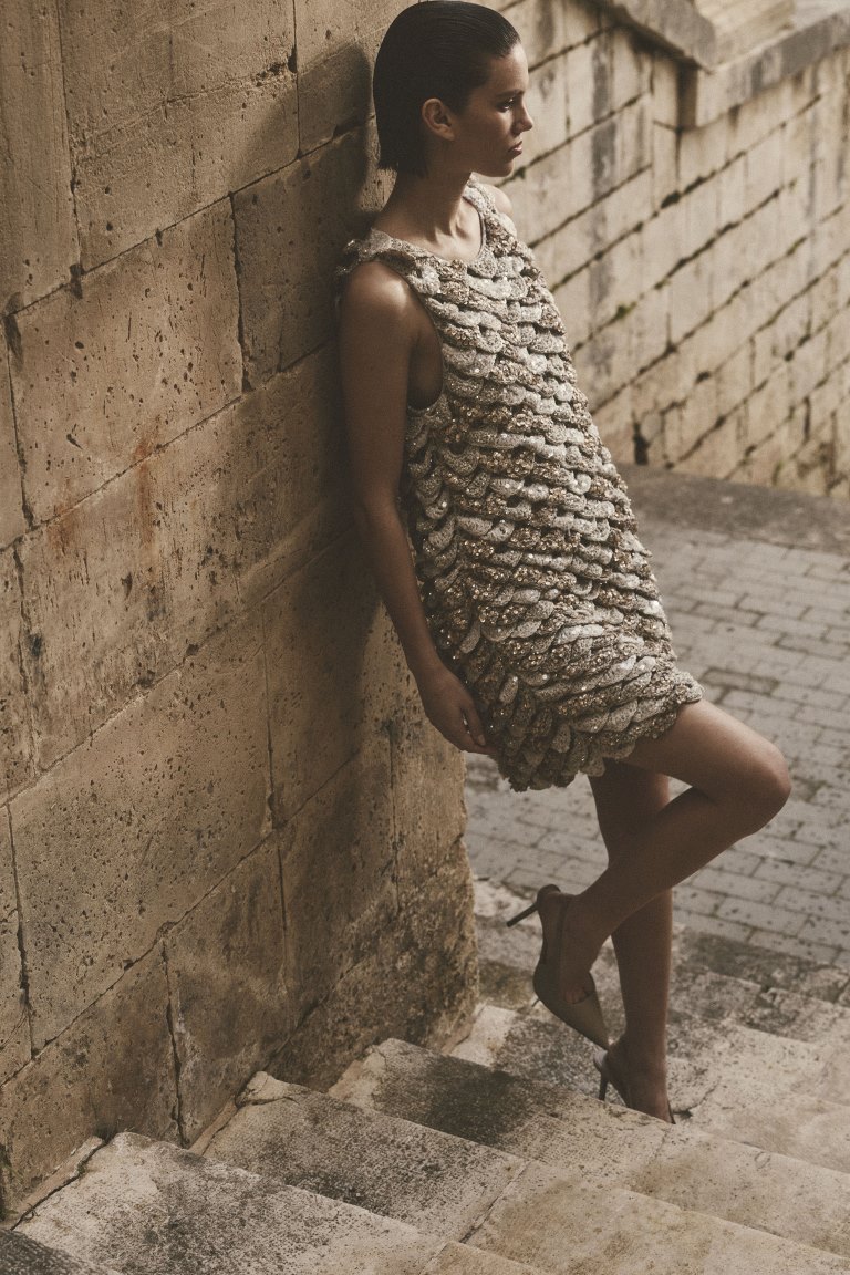 كبسولة "Mediterranea" من برونيلو كوتشينيلي لذروة الصيف