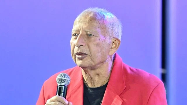 نجوم الفن ينعون هاني شنودة