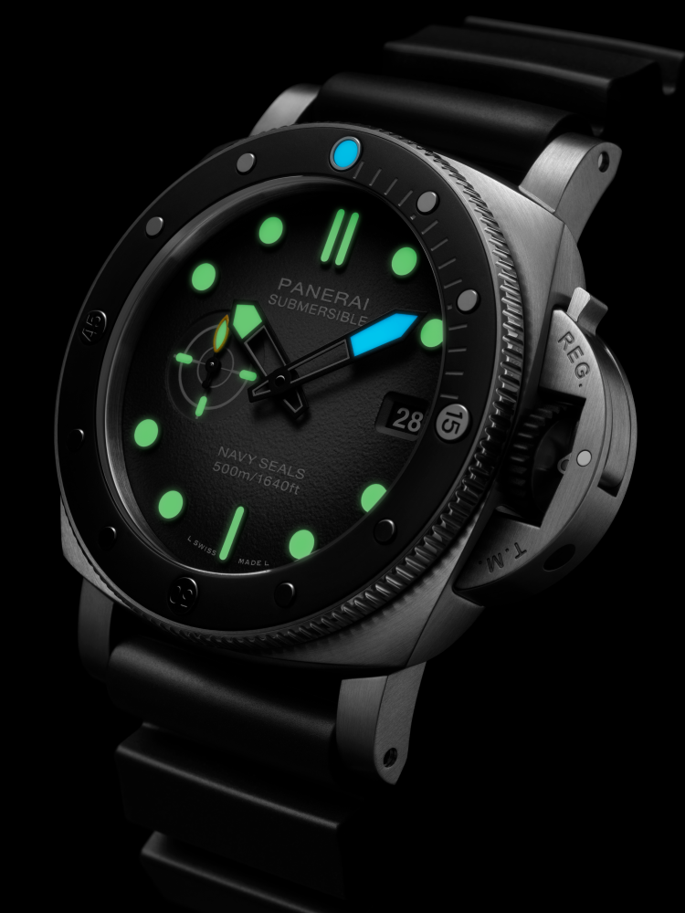 بانيراي تعود للجذور العسكرية وتكشف عن أيقونة الغوص Submersible PAM01756