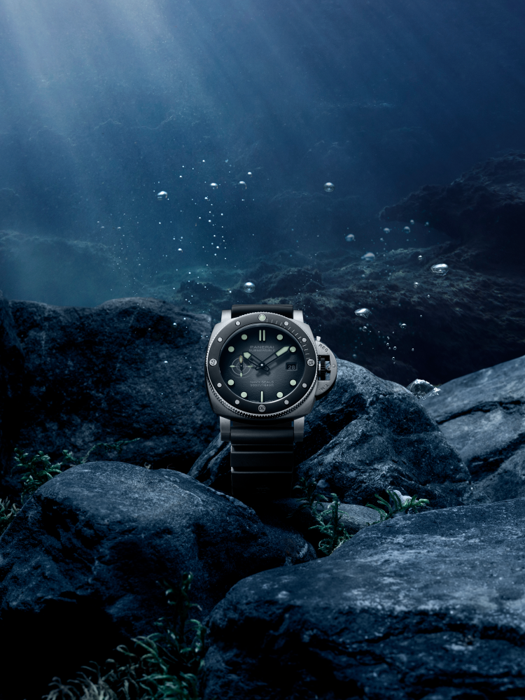 بانيراي تعود للجذور العسكرية وتكشف عن أيقونة الغوص Submersible PAM01756