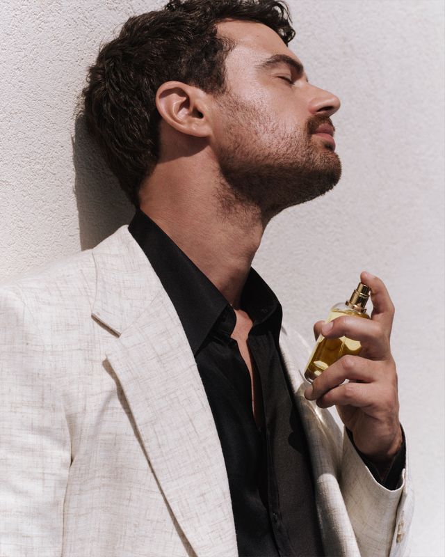 دولتشي أند غابانا تطلق إصدارها الجديد من عطر Light Blue EDP