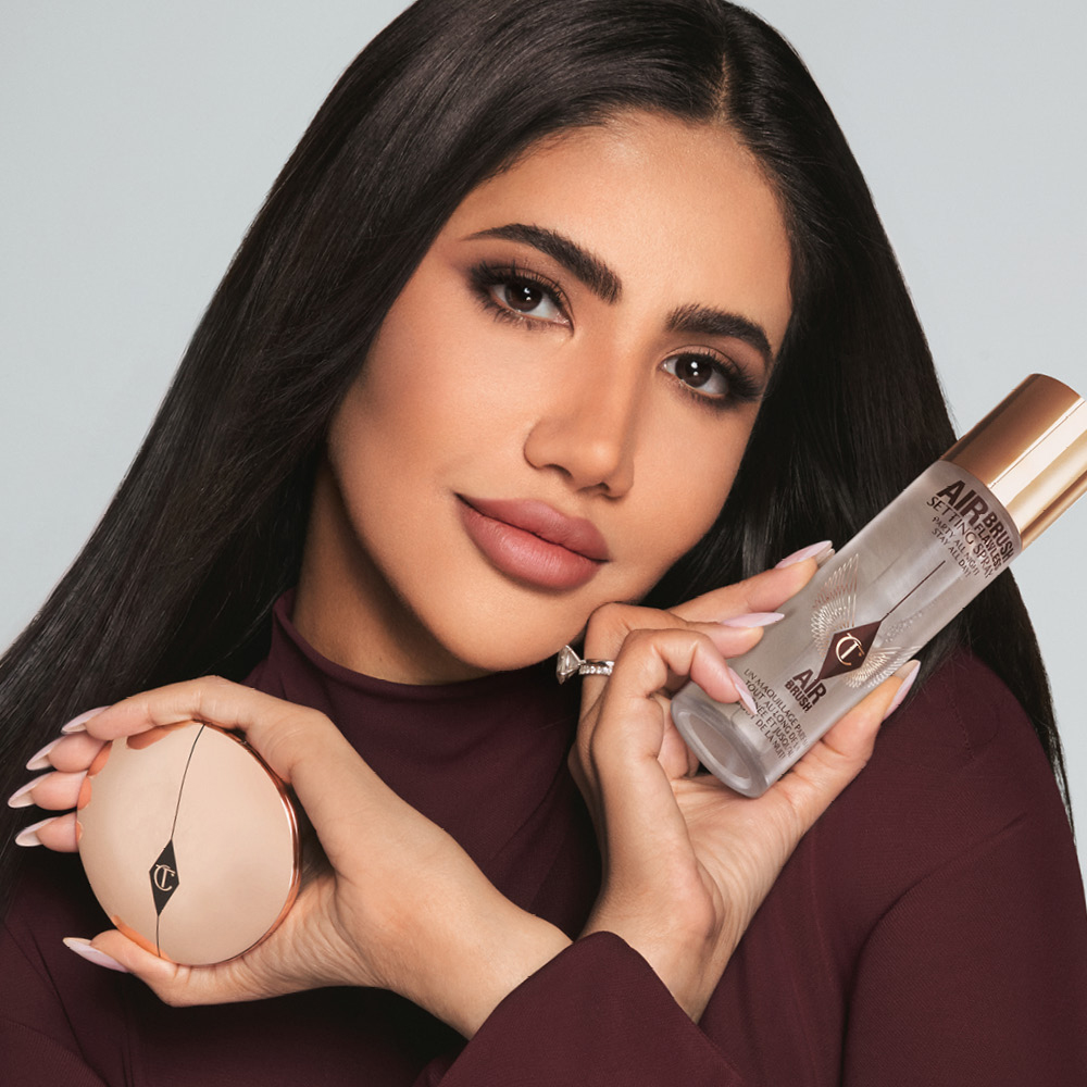 نور ستارز تتألق في حملة Airbrush Flawless الجديدة