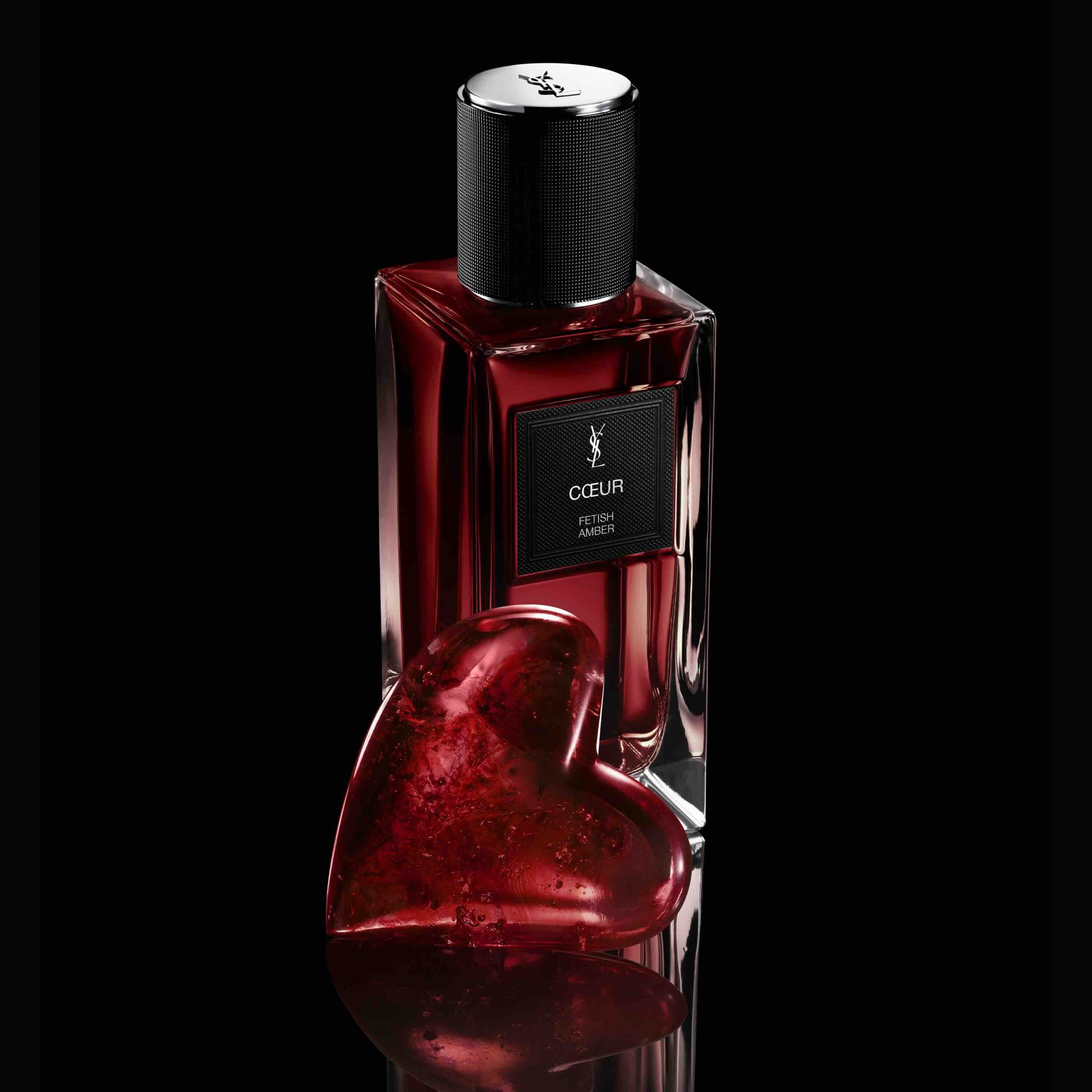 عطر كور من إيف سان لوران: عنوان الفخامة