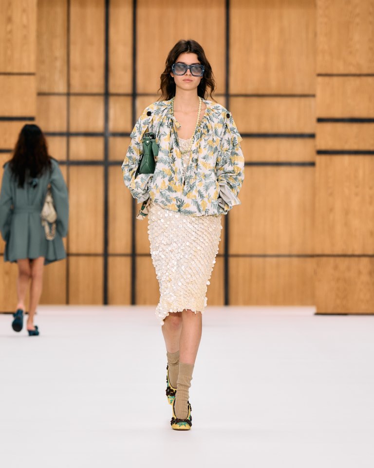 Daniel Lee يقدم رؤية جديدة لدار Burberry في تشكيلة صيف 2027