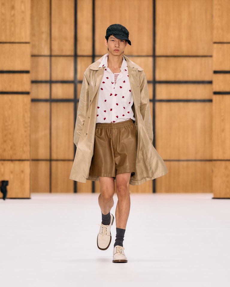 Daniel Lee يقدم رؤية جديدة لدار Burberry في تشكيلة صيف 2027