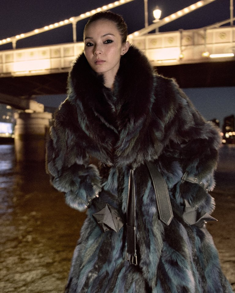 بربري تكشف حملة شتاء 2026 بمشاركة FKA twigs وروميو