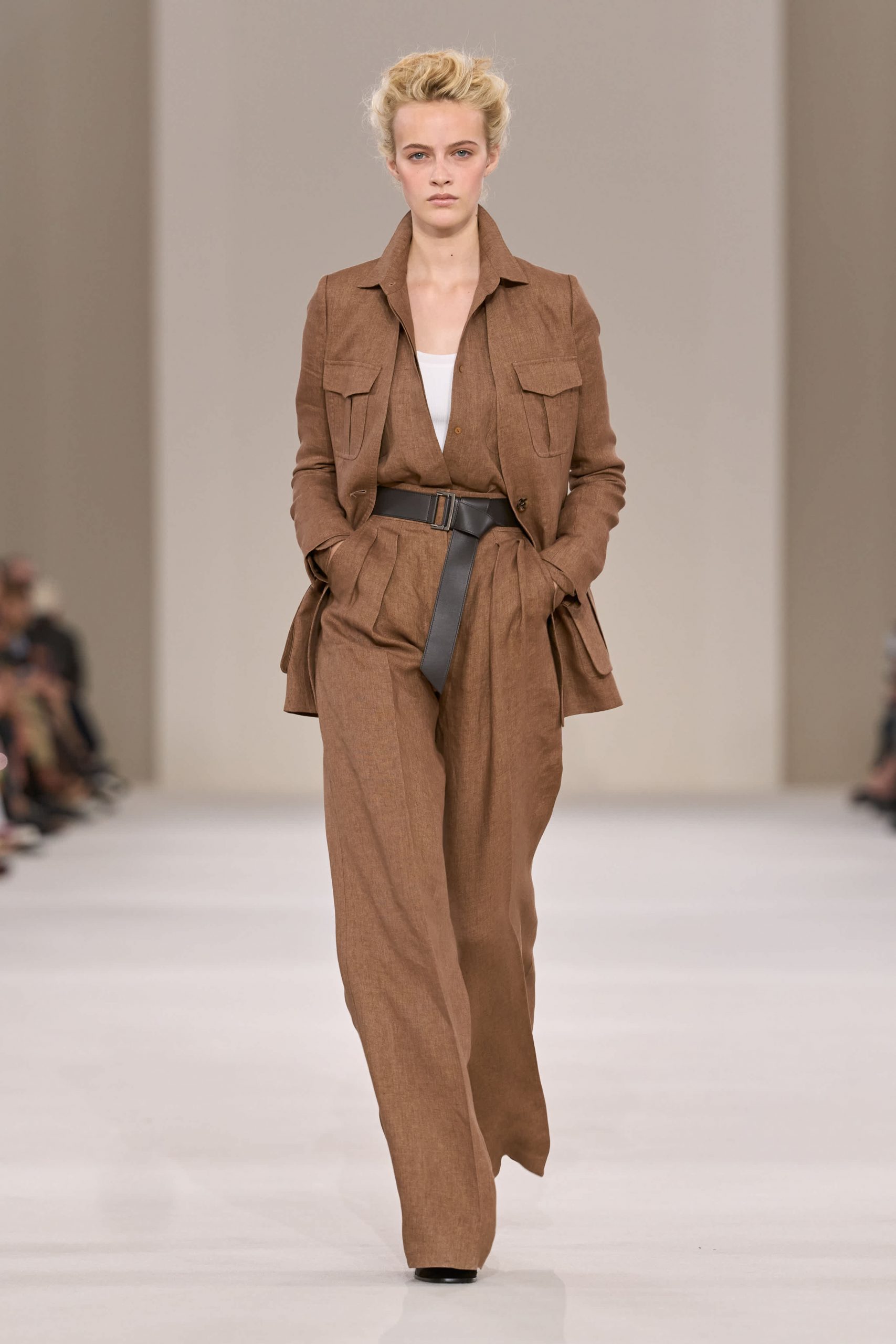Max Mara تأخذنا في رحلة بعيدة لموسم ربيع وصيف 2027
