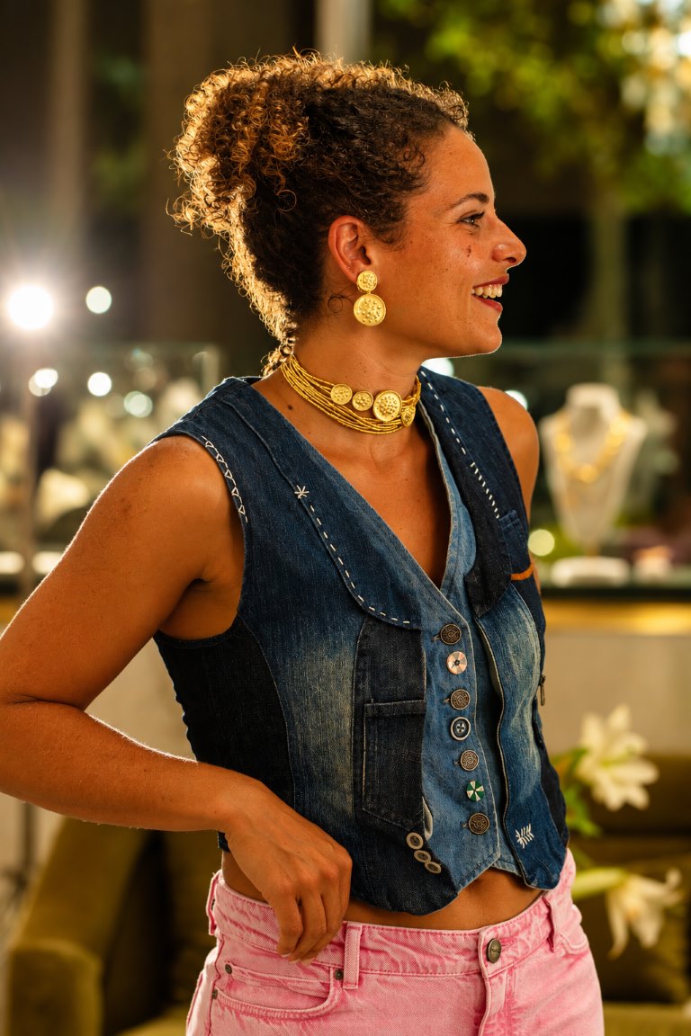 من ملاعب التنس إلى عالم الفخامة.. ميار شريف تُشرق مع Nado's Jewellery