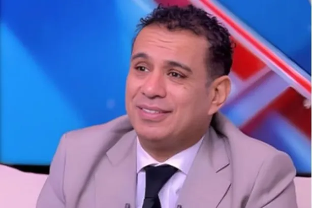 محمود الليثي يكشف سبب إقامته في فندق ولما أعتزل هروح أمسح بلاط الحرم