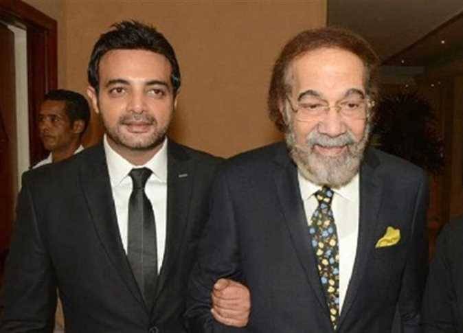 عمرو محمود ياسين في ذكرى رحيل والده بعد رحيله حسيت إني كبرت سنين كتير في يوم واحد